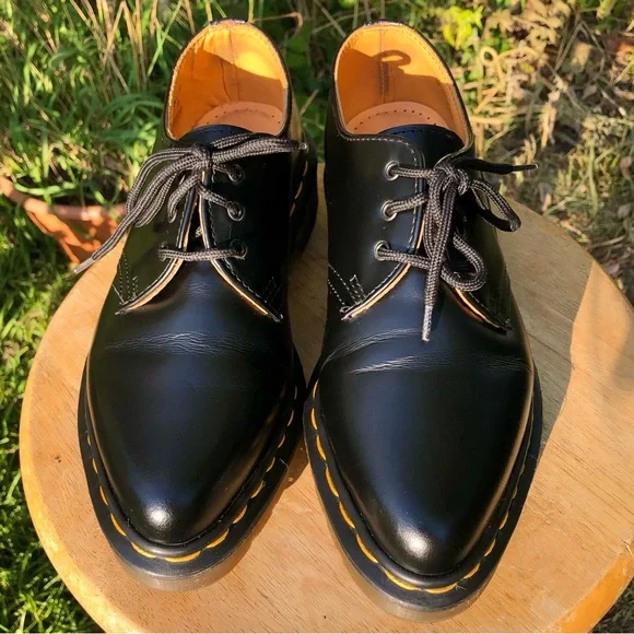 Martens 1A18/MX Pointed Toe Flats - Main Image